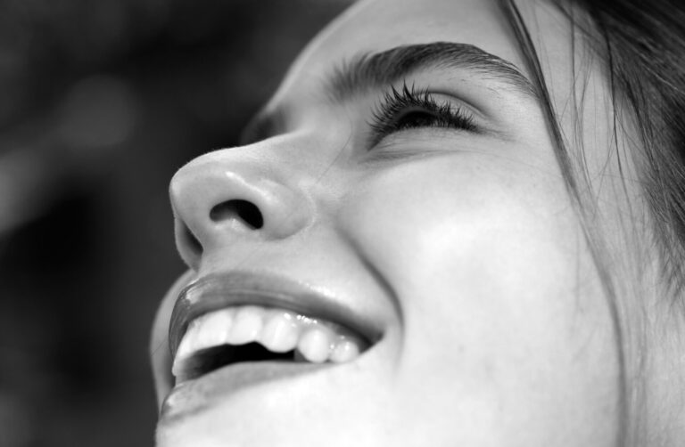 Come pulire le faccette dentali